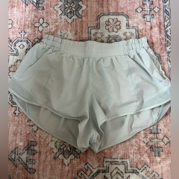 lululemon athletica Pants - Lululemon Hotty Hot Mint Moment shorts Size 10